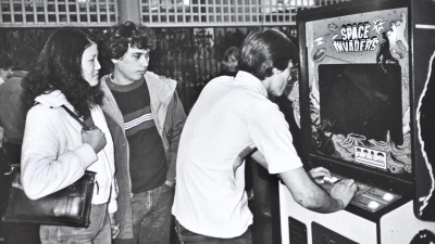 Bay Area Video Arcades: Photographs by Ira Nowinski