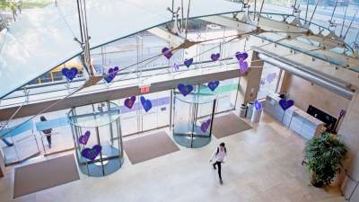 A view from above of the lobby in Kimmel Center