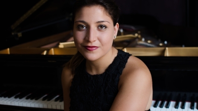 Piano Studies alumna Alexandra Scheer