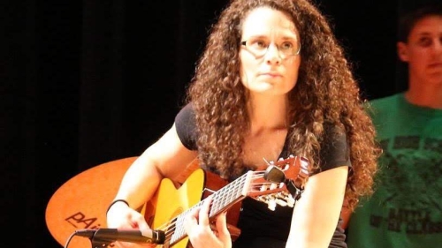 Melissa Morris with guitar