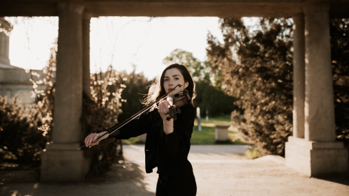 Alexa Torres Skillicorn plays violin