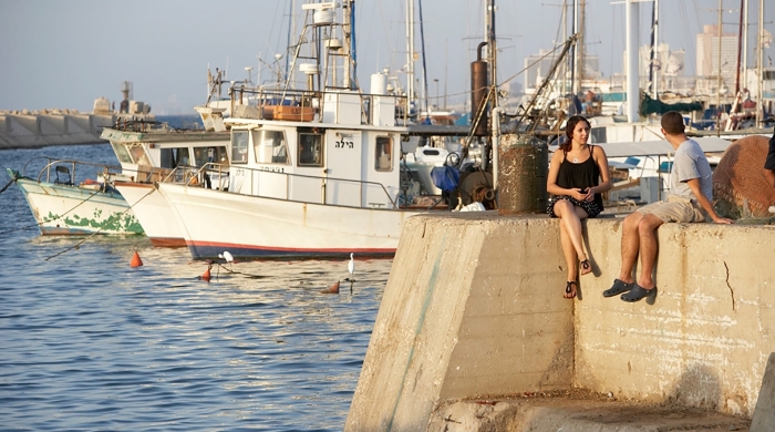 students on pier in Harbor