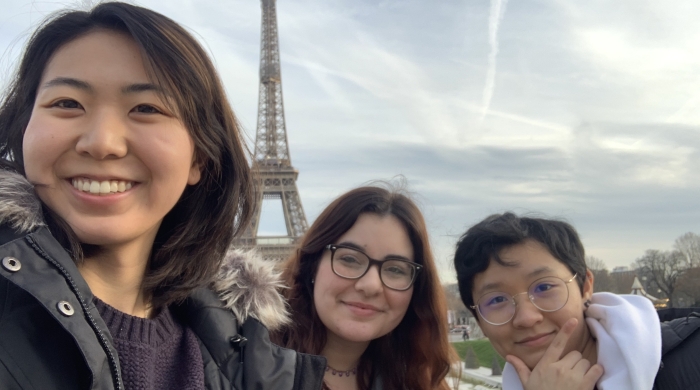 NYU Students in front of the Eiffel Tower