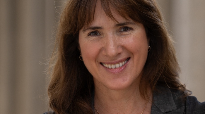 Professional Photo of Elena Walls