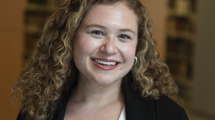 Julia Moses headshot