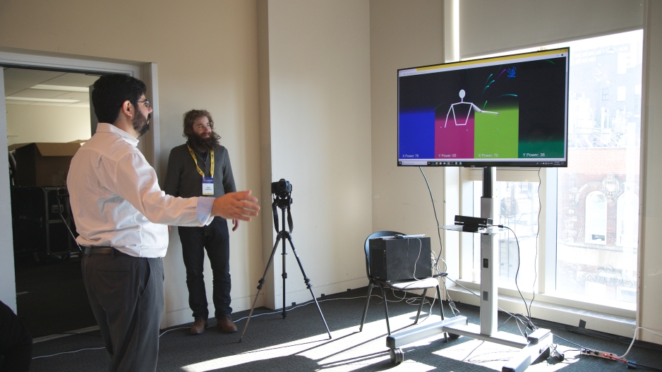 Xavier Ochoa demoing the presentation feedback tool at the LEARN Lounge at NYU Tech Summit