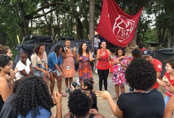 Members of a Brazilian theatre group led a workshop with participants from the Movimento dos Trabalhadores Sem Teto - the Homeless Workers Movement. 