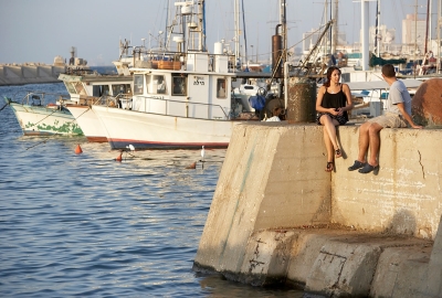 students on pier in Harbor