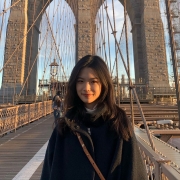 picture of Kira Liu at the Brooklyn Bridge