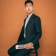 Carlin Lee headshot